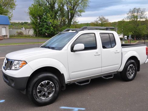 Used 2015 Nissan Frontier PRO-4X w/ Pro-4x Luxury Package AWD/4WD image 2