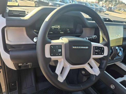 New 2026 Land Rover Defender 110 X-Dynamic SE image 25