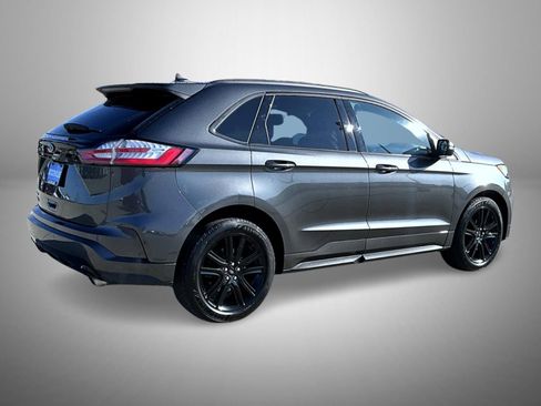 Used 2020 Ford Edge ST-Line w/ Cold Weather Package image 5