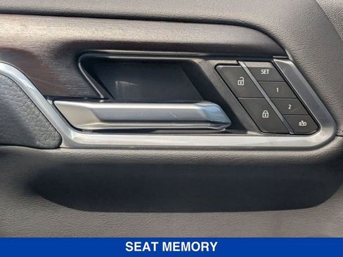 New 2025 GMC Sierra 3500 Denali w/ Denali Reserve Package image 12