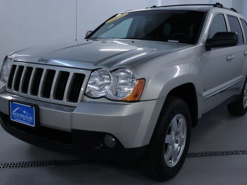 Used 2010 Jeep Grand Cherokee Laredo w/ Popular Equipment Group AWD/4WD image 3
