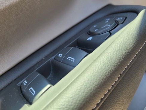 Used 2024 GMC Terrain SLE w/ Fleet Convenience Package FWD image 27