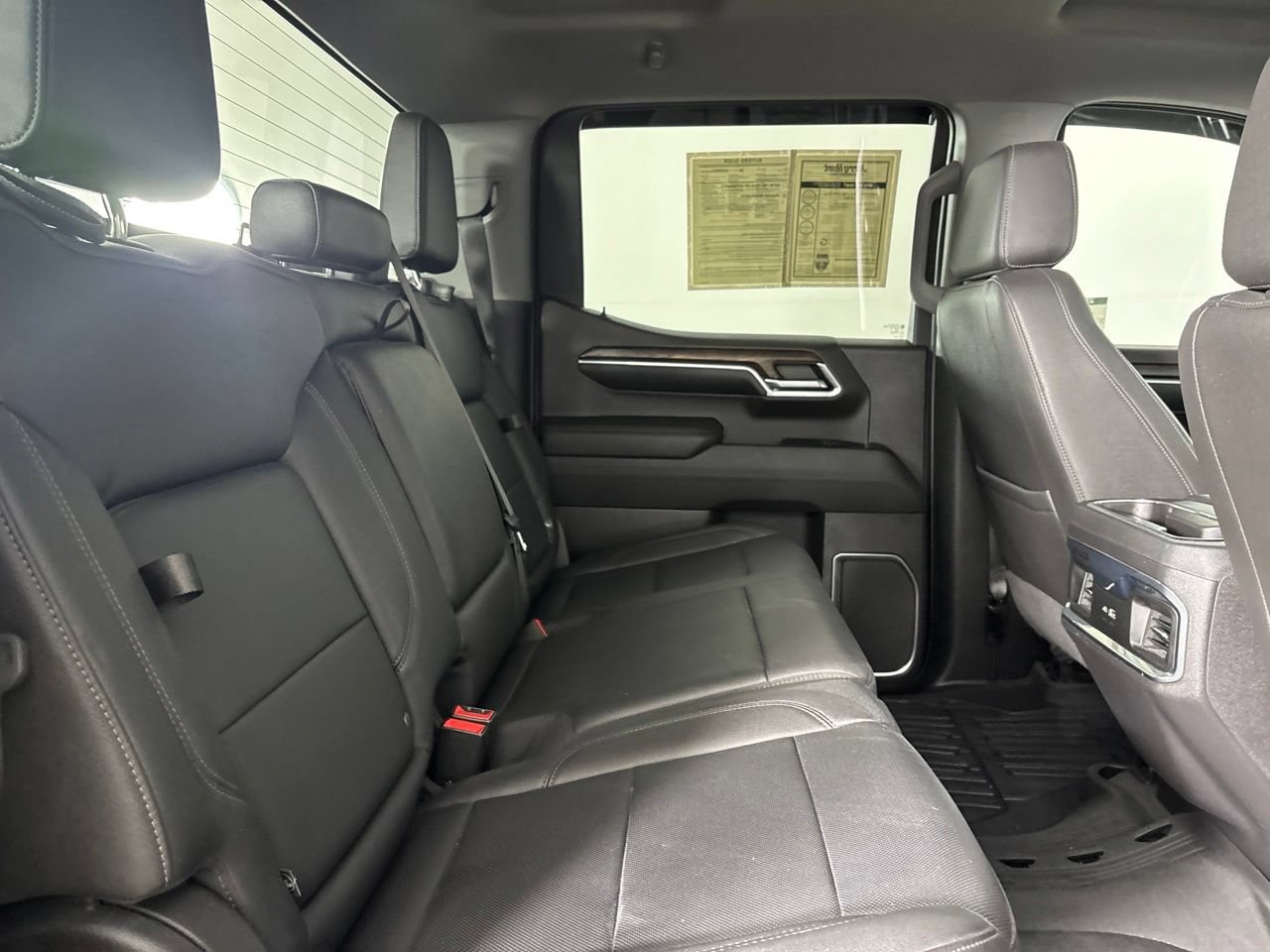 Used 2022 GMC Sierra 1500 SLT AWD/4WD image 29