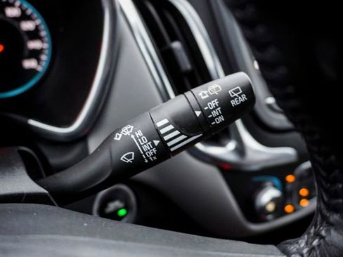 Used 2022 Chevrolet Equinox LT w/ Driver Convenience Package image 23