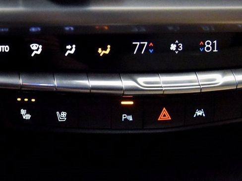 Used 2024 Cadillac XT4 Premium Luxury image 22