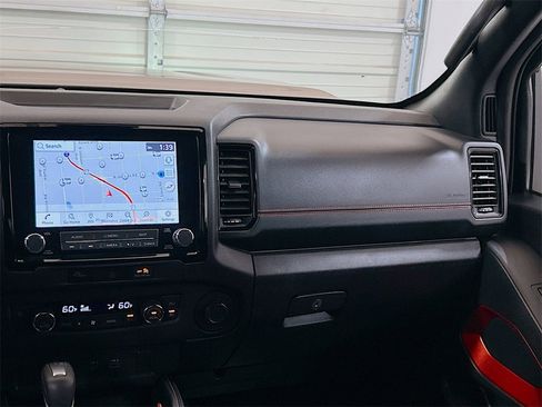 Used 2024 Nissan Frontier Pro-X image 20