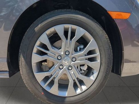 New 2026 Honda Odyssey Touring image 9