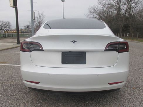 Used 2020 Tesla Model 3 image 32