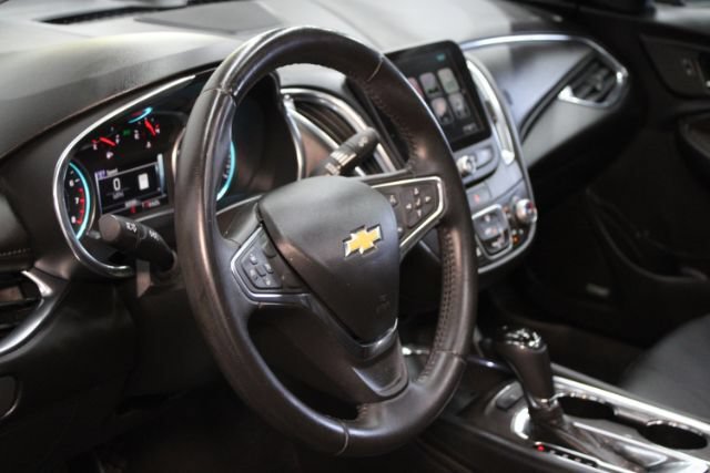 Used 2017 Chevrolet Malibu LT w/ Leather Package FWD image 15