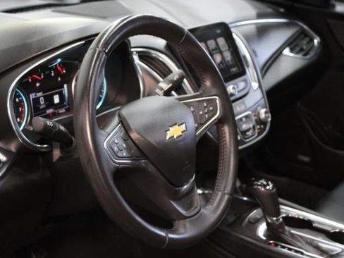 Used 2017 Chevrolet Malibu LT w/ Leather Package FWD image 15