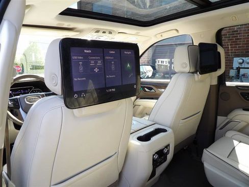 Used 2021 GMC Yukon XL Denali w/ Denali Premium Package image 15