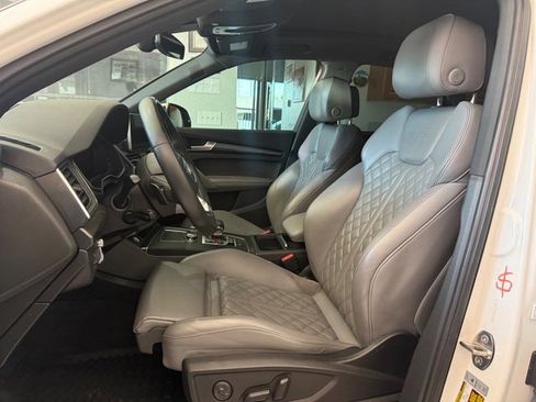 Used 2018 Audi SQ5 Prestige w/ Prestige Package image 4