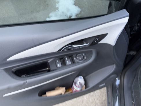 Used 2019 Chevrolet Bolt Premier w/ Infotainment Package image 12