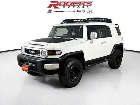 Used 2014 Toyota FJ Cruiser 4WD w/ Convenience Package image 8