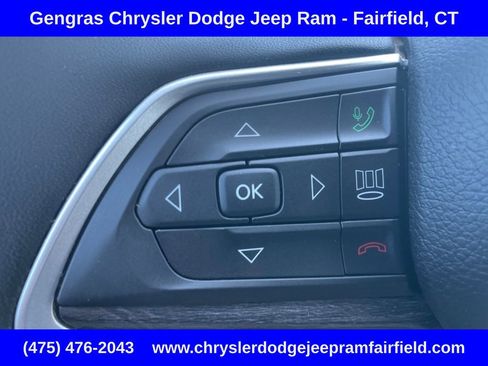 Used 2024 Jeep Grand Cherokee Limited w/ Black Appearance Package AWD/4WD image 55