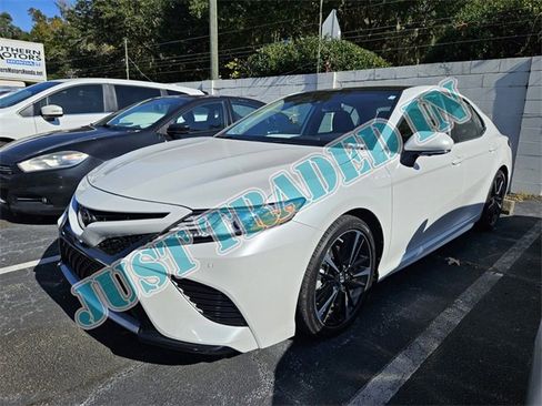 Used 2019 Toyota Camry XSE image 1