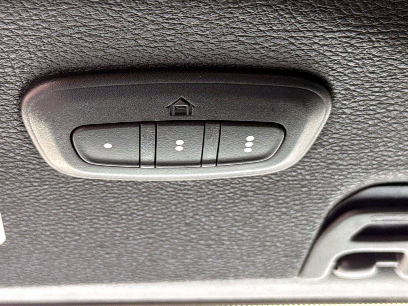 Used 2023 Jeep Wrangler Unlimited Rubicon 4xe AWD/4WD image 18