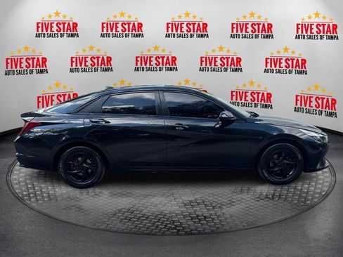 Used 2021 Hyundai Elantra SE image 8