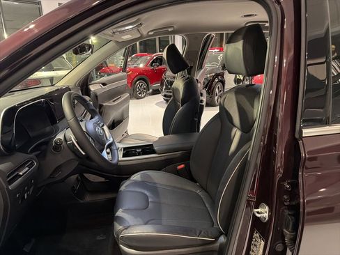 Used 2023 Hyundai Palisade SEL w/ Cargo Package image 18