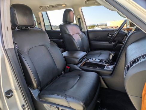 Used 2024 Nissan Armada SL image 28