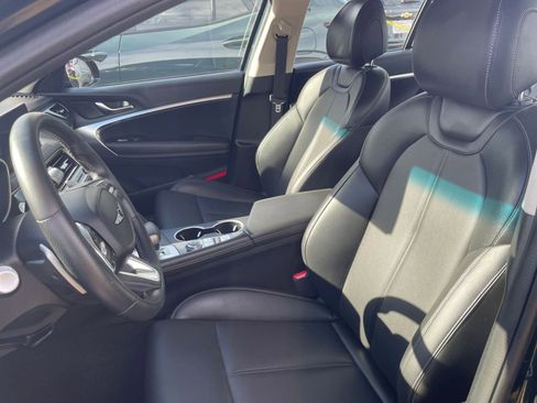 Used 2025 Genesis G70 2.5T image 36