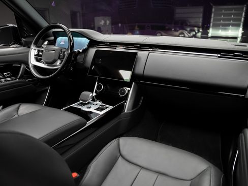 Used 2023 Land Rover Range Rover SE image 56