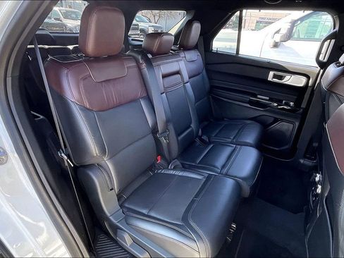 Certified 2023 Ford Explorer Platinum w/ Technology Package image 24