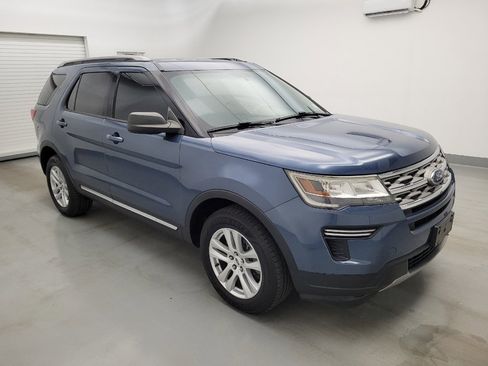 Used 2018 Ford Explorer XLT AWD/4WD image 11