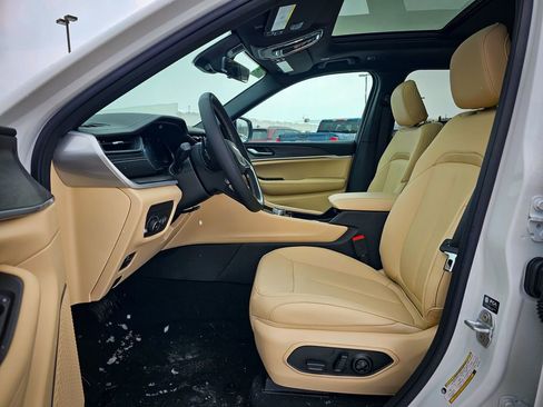 New 2026 Jeep Grand Cherokee Limited image 12