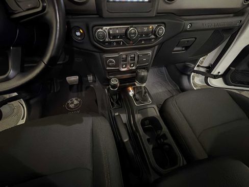 Used 2021 Jeep Wrangler Sport AWD/4WD image 18