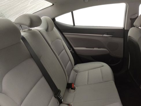 Used 2017 Hyundai Elantra SE image 19