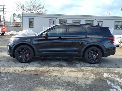 Used 2022 Ford Explorer ST w/ Equipment Group 401A image 4