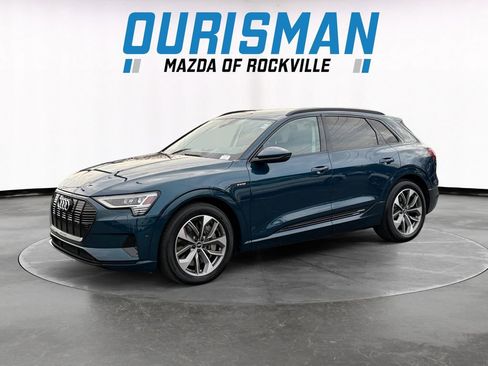 Used 2021 Audi e-tron Premium Plus w/ Premium Plus Package image 2
