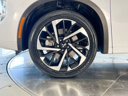 Used 2022 Mitsubishi Outlander SEL image 12