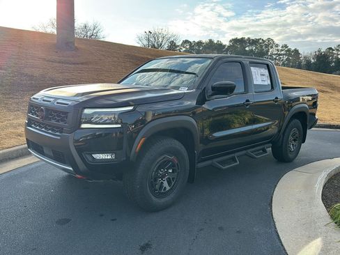 New 2026 Nissan Frontier PRO-4X w/ Pro-4x Convenience Package image 2