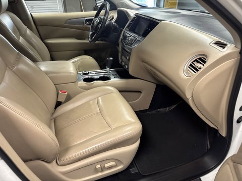 Used 2017 Nissan Pathfinder SL w/ SL Premium Package image 12