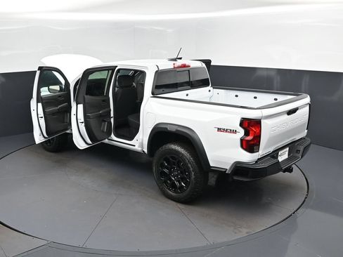 New 2026 Chevrolet Colorado Trail Boss AWD/4WD image 2