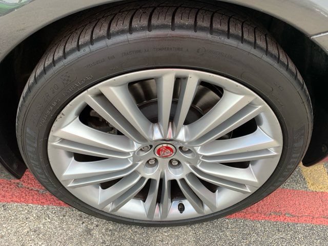 Used 2018 Jaguar XJ L Supercharged RWD image 10