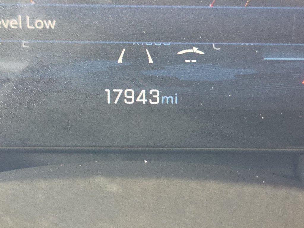 Used 2026 Chevrolet Equinox LT FWD image 2
