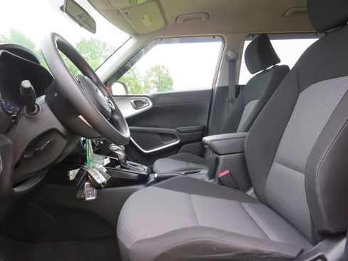Used 2021 Kia Soul LX FWD image 10
