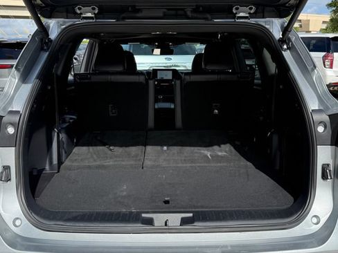 Used 2025 Toyota Highlander XSE AWD/4WD image 28