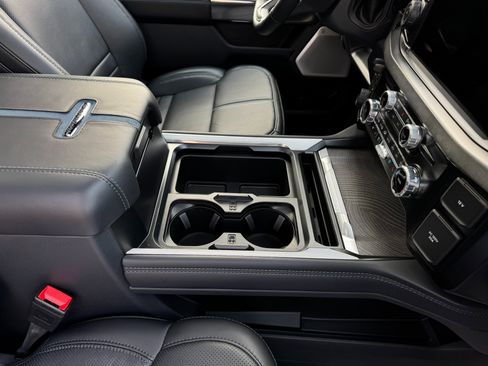 Used 2025 Ford F450 Platinum w/ FX4 Off-Road Package image 43