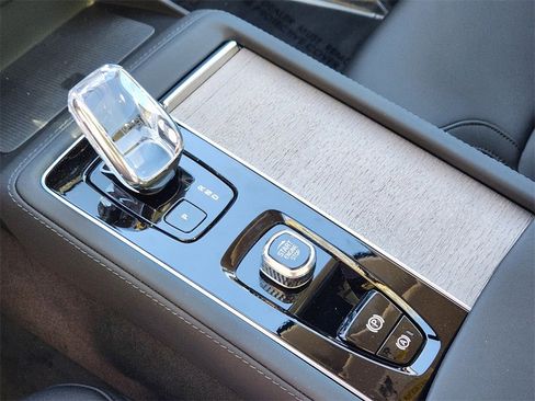 New 2026 Volvo XC90 B5 Core w/ Protection Package image 16