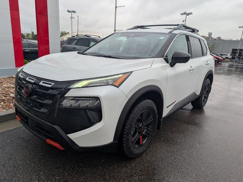 New 2026 Nissan Rogue SV AWD/4WD image 2