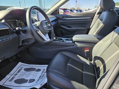 Used 2025 Nissan Altima 2.5 SR image 7