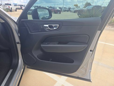 Used 2023 Volvo XC60 B5 Plus w/ Climate Package FWD image 27