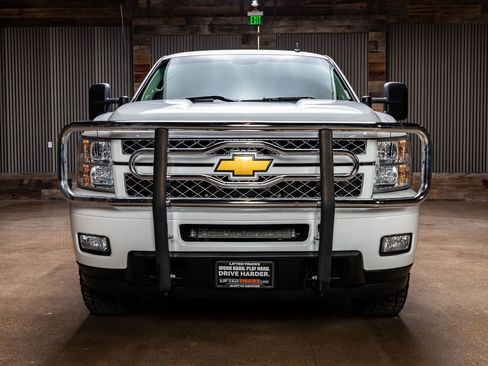 Used 2014 Chevrolet Silverado 2500 LTZ w/ LTZ Plus Package image 2