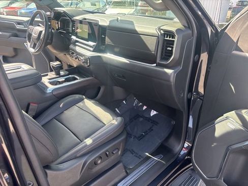 Used 2022 GMC Sierra 1500 SLT w/ SLT Premium Plus Package AWD/4WD image 39