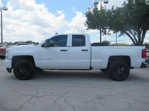 Used 2017 Chevrolet Silverado 1500 Custom w/ Custom Convenience Package RWD image 4