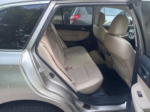 Used 2015 Subaru Outback 2.5i Limited AWD/4WD image 11